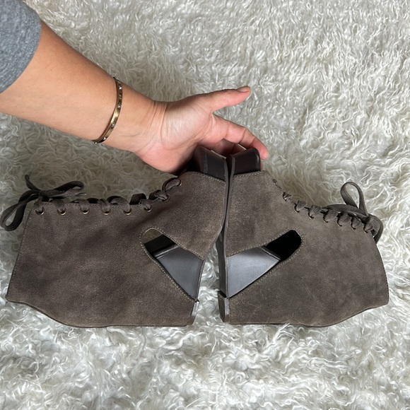 Lucky Brand Nellie Suede Leather Lace up Wedge Heel Booties/Boots 6 Taupe Gray - Picture 8 of 9